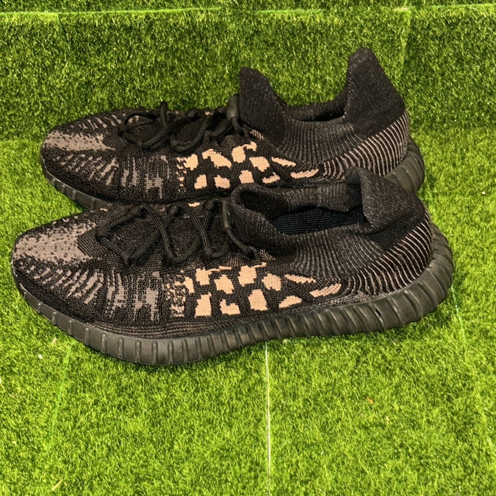 Yeezy - Picture 3 of 4